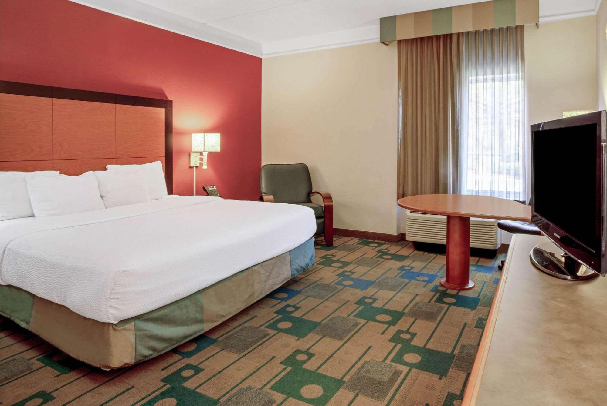 La Quinta By Wyndham Winston-Salem Hotel Bagian luar foto