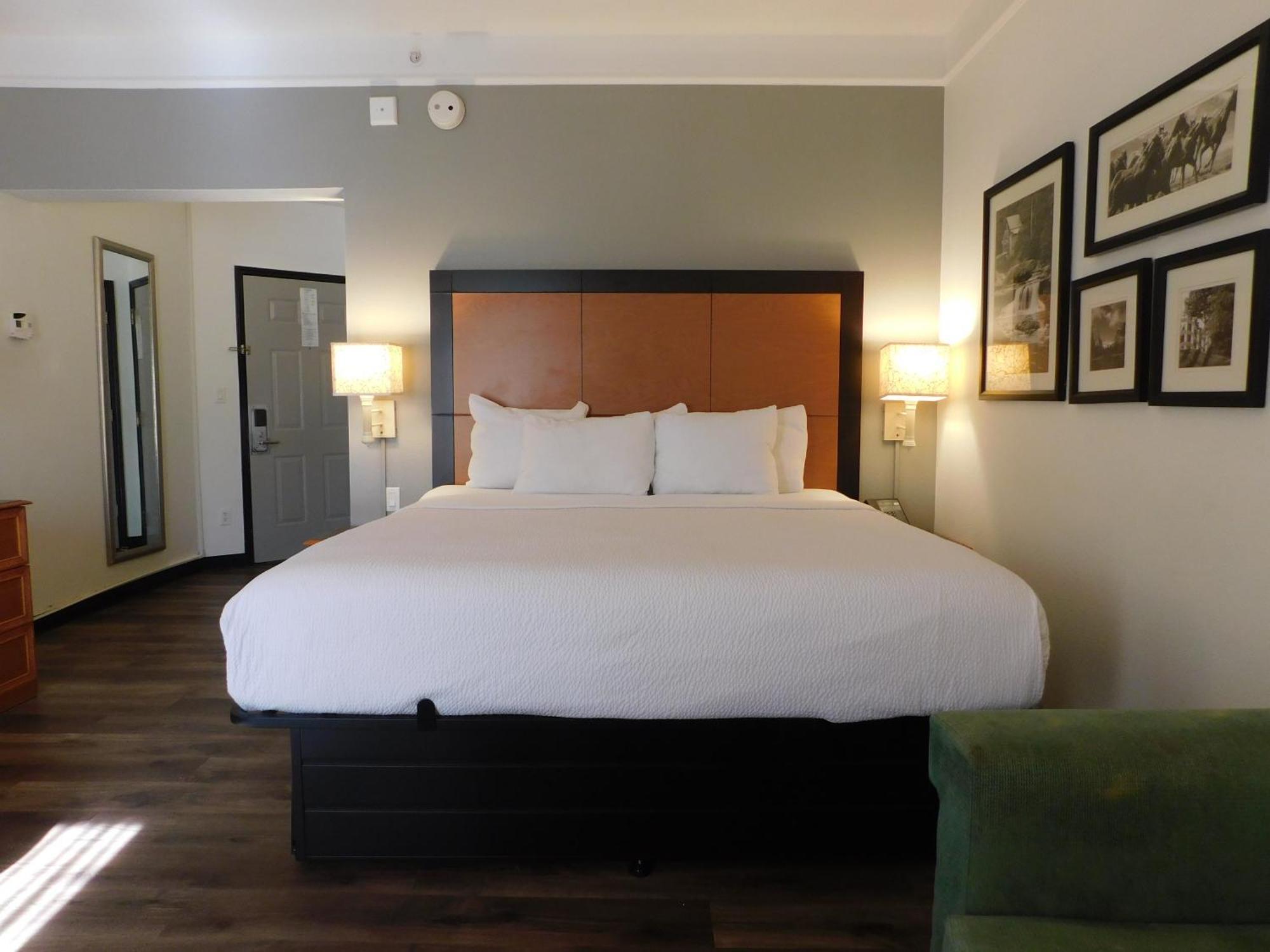La Quinta By Wyndham Winston-Salem Hotel Bagian luar foto