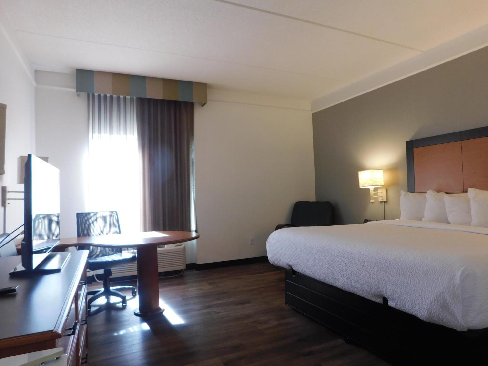 La Quinta By Wyndham Winston-Salem Hotel Bagian luar foto